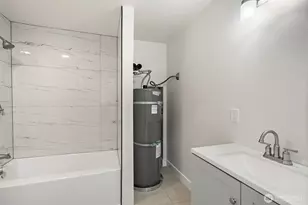 218 E King St, Aberdeen, WA 98520 - Photo 17