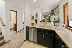 3834 NE 86th St, Seattle, WA 98115 - Photo 9