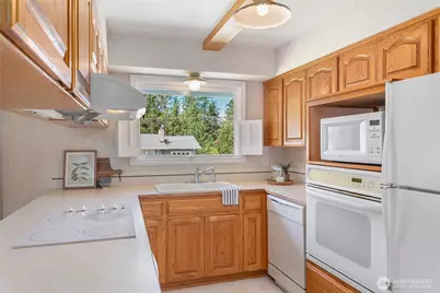 1248 Kenoyer Drive, Bellingham, WA 98229 - Photo 29
