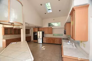 2954 SE Camano Dr, Camano Island, WA 98282 - Photo 5