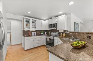 9009 45th Ave NE, Seattle, WA 98115 - Photo 13