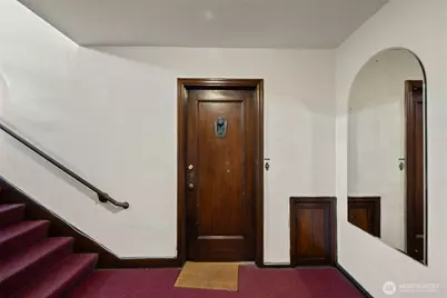 625 4th Avenue W, Seattle, WA 98119 - Photo 17