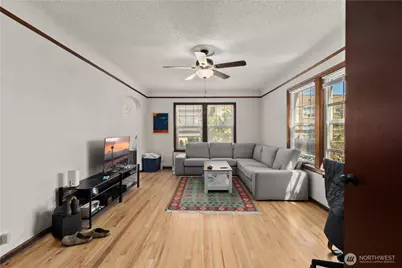 625 4th Avenue W, Seattle, WA 98119 - Photo 11