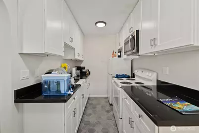 625 4th Avenue W, Seattle, WA 98119 - Photo 15
