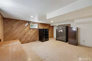 811 121st E, Tacoma, WA 98445 - Photo 27