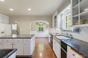 811 121st E, Tacoma, WA 98445 - Photo 17