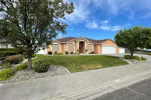 4078 Cove W Dr, Moses Lake, WA 98837 - Photo 3