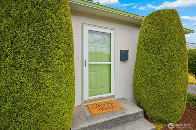 1712 D Street, Lynden, WA 98264 - Photo 3