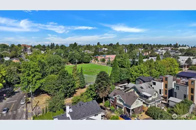 2111 E John Street #204, Seattle, WA 98112 - Photo 39