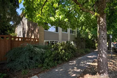 2111 E John Street #204, Seattle, WA 98112 - Photo 33