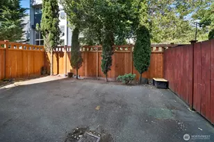 2111 E John St, Seattle, WA 98112 - Photo 29