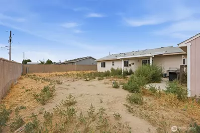 1227 Lowry Street, Moses Lake, WA 98837 - Photo 25
