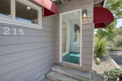 215 W Chenault Avenue, Hoquiam, WA 98550 - Photo 3