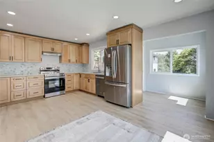 215 W Chenault Ave, Hoquiam, WA 98550 - Photo 9