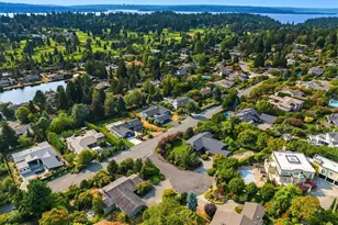 8811 NE 15th Pl, Clyde Hill, WA 98004 - Photo 11