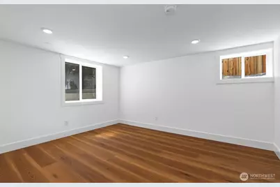 2815 8th Avenue W, Seattle, WA 98119 - Photo 23