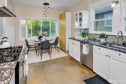 1911 9th Avenue W, Seattle, WA 98119 - Photo 11