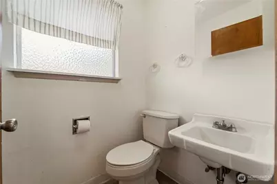 9820 Washington Blvd SW, Lakewood, WA 98498 - Photo 17