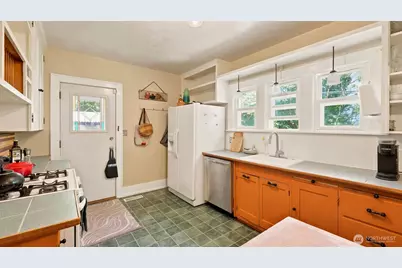 10003 15th Avenue S, Seattle, WA 98168 - Photo 17