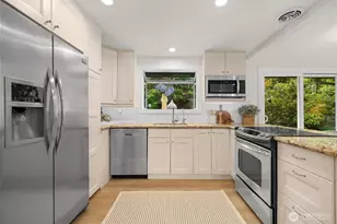 1315 102nd Ave NE, Bellevue, WA 98004 - Photo 13