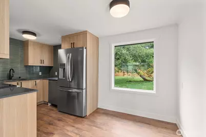 10328 Ashworth Avenue N, Seattle, WA 98133 - Photo 7