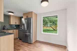 10328 Ashworth Ave N, Seattle, WA 98133 - Photo 7