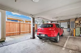 9517 35th Ave NE, Seattle, WA 98115 - Photo 23