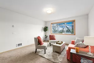 9517 35th Ave NE, Seattle, WA 98115 - Photo 5