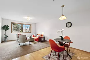 9517 35th Ave NE, Seattle, WA 98115 - Photo 3