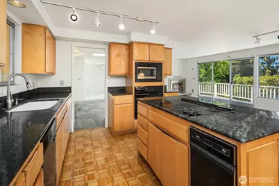 3621 81st Avenue SE, Mercer Island, WA 98040 - Photo 7
