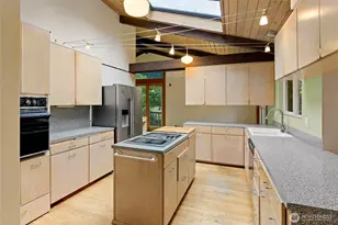 12901 Sunrise Drive NE, Bainbridge Island, WA 98110 - Photo 13