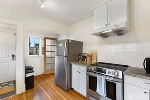 710 10th Ave E, Seattle, WA 98102 - Photo 11