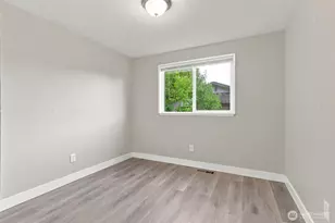 483 NE Conifer Dr, Bremerton, WA 98311 - Photo 17