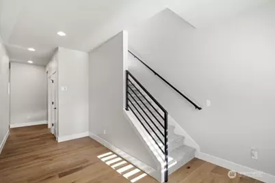18527 Meridian Ave SE, Bothell, WA 98012 - Photo 3