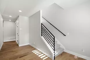 18527 Meridian Avenue SE, Bothell, WA 98012 - Photo 3