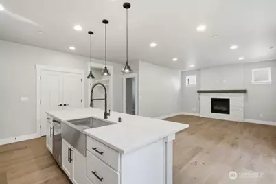 18527 Meridian Ave SE, Bothell, WA 98012 - Photo 11