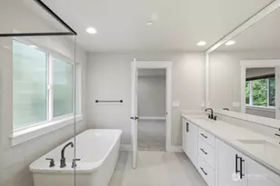 18527 Meridian Avenue SE, Bothell, WA 98012 - Photo 23
