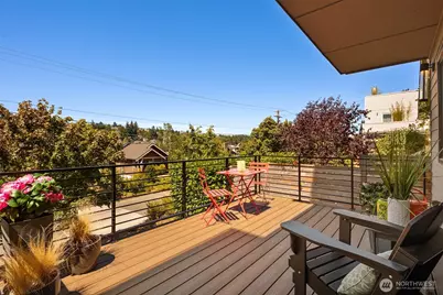 3240 32nd Avenue W, Seattle, WA 98199 - Photo 17