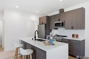 9323 Marcus Ave S, Seattle, WA 98118 - Photo 11