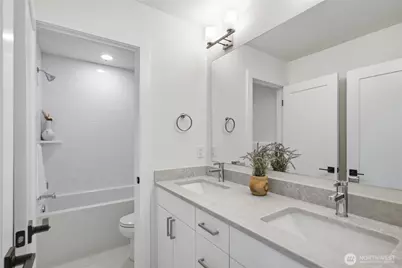 9323 Marcus Avenue S, Seattle, WA 98118 - Photo 17
