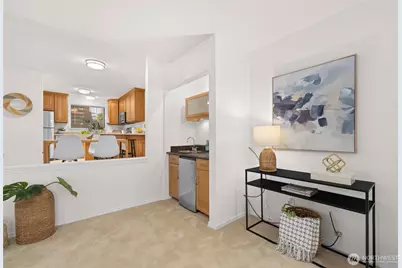 4202 Factoria Blvd SE #D2, Bellevue, WA 98006 - Photo 19