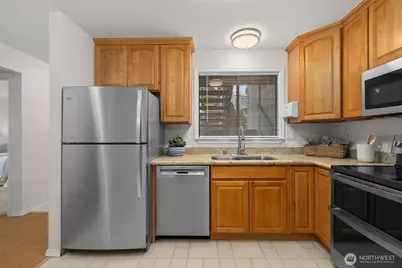 4202 Factoria Blvd SE #D2, Bellevue, WA 98006 - Photo 11