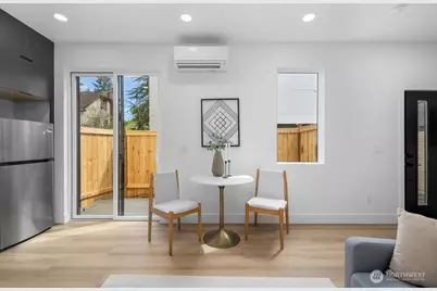 1212 B NE 100th Street, Seattle, WA 98125 - Photo 11