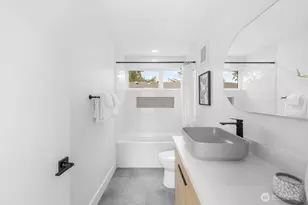 1212B NE 100th St, Seattle, WA 98125 - Photo 15