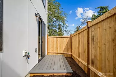 1212 B NE 100th Street, Seattle, WA 98125 - Photo 27