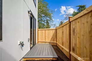 1212B NE 100th St, Seattle, WA 98125 - Photo 27