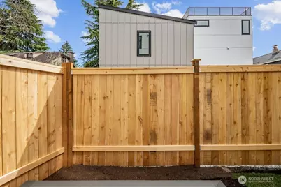 1212 B NE 100th Street, Seattle, WA 98125 - Photo 25