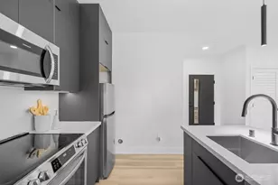 1214 NE 100th St, Seattle, WA 98125 - Photo 7