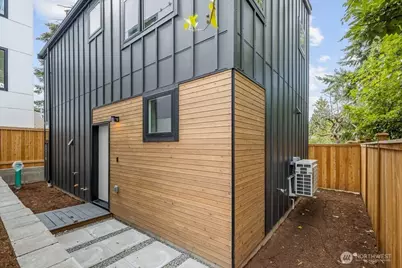 1214 NE 100th Street, Seattle, WA 98125 - Photo 1