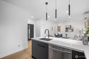 1214 NE 100th St, Seattle, WA 98125 - Photo 9
